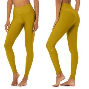 Alo Yoga High-Waist Airlift Legging Size Small chartreuse